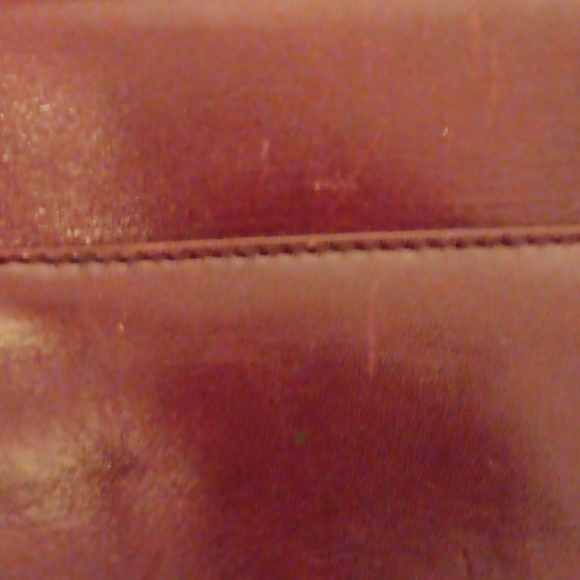 Elegant Burgandy Leather Handbag - Picture 11 of 11